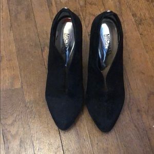Michal Kors Suede Booties!